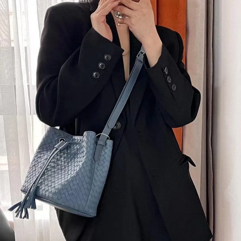 Drawstring Lambskin Leather Bucket bag |  Handwoven Medium Shoulder Purse Women's Cinch Designer Bag, Crossbody Crossover, Must-have Bag