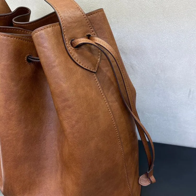 Elegant Cowhide Leather Bucket Tote Bag with Wide Strap– Large Shoulder and Crossbody Bag for Women