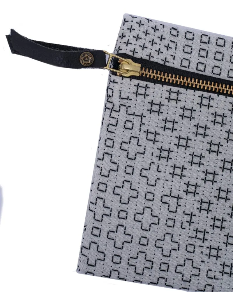 Kiriko Original Flat Zipper Pouch, Small, White Sashiko