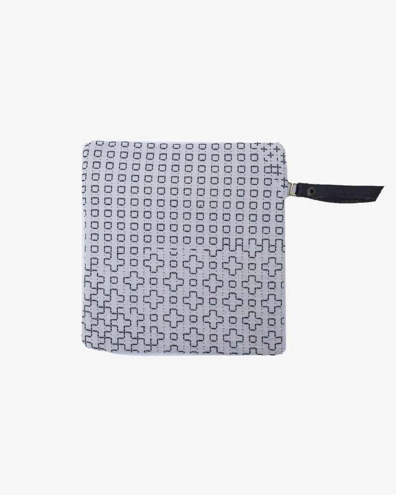 Kiriko Original Flat Zipper Pouch, Small, White Sashiko