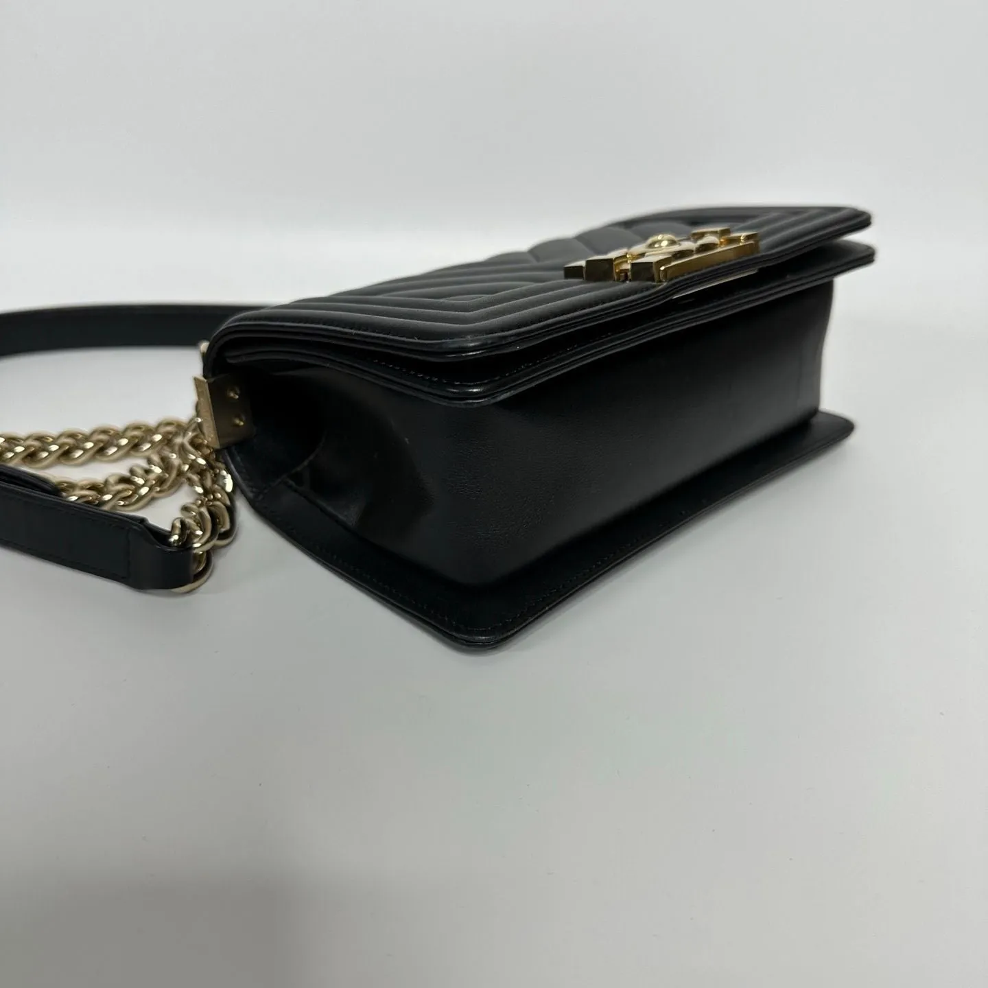 Preloved Chanel Leboy bag Black color - NG102621