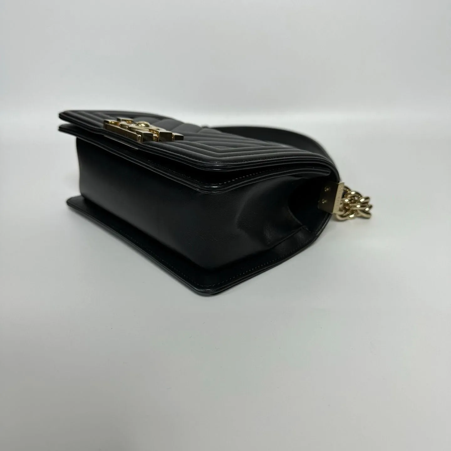 Preloved Chanel Leboy bag Black color - NG102621